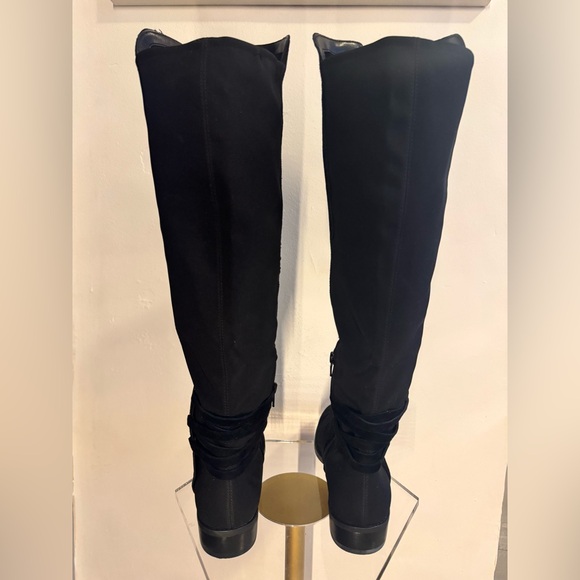 Women's Black Knee-High Boots - Picture 2 of 13